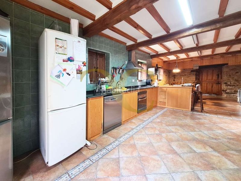 Foto 4eabd412-a9ff-4e85-afe9-dae36db372a6. Xalet amb aparcament a Valdés