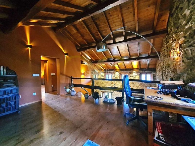 Foto 5e8f2f79-2f95-44f6-a6a4-9fb14c1a01c6. Xalet amb aparcament a Valdés