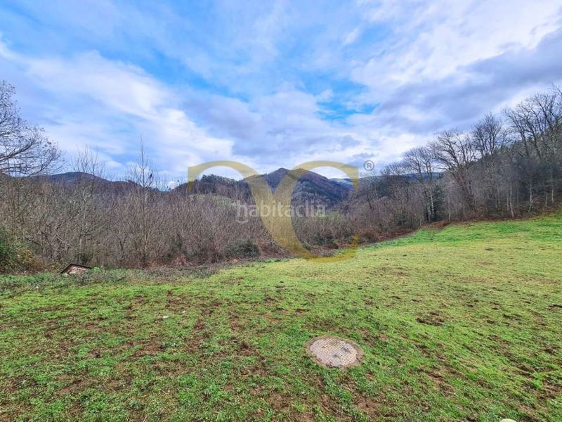 Foto 7852c33d-5995-403c-87ed-e5e004659c9a. Xalet amb aparcament a Valdés