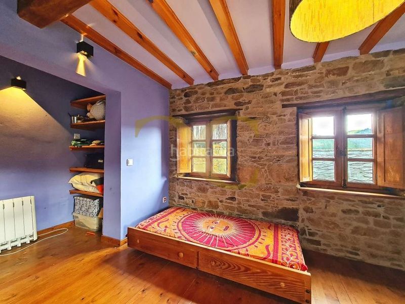 Foto 82ea8927-d4d9-4a4a-8023-9332905c3ba4. Xalet amb aparcament a Valdés