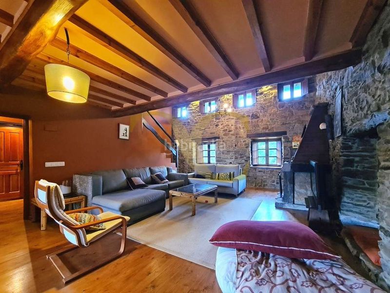 Foto 8d7771e6-3606-4b38-b3b9-f578fe778265. Xalet amb aparcament a Valdés