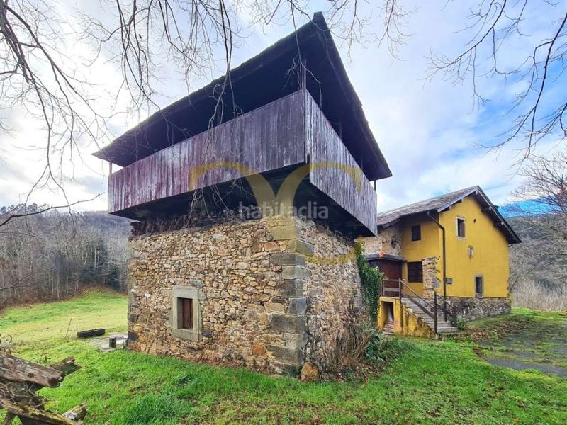 Foto bd9e4212-b3c1-4b03-abd7-ae56e89be85d. Xalet amb aparcament a Valdés