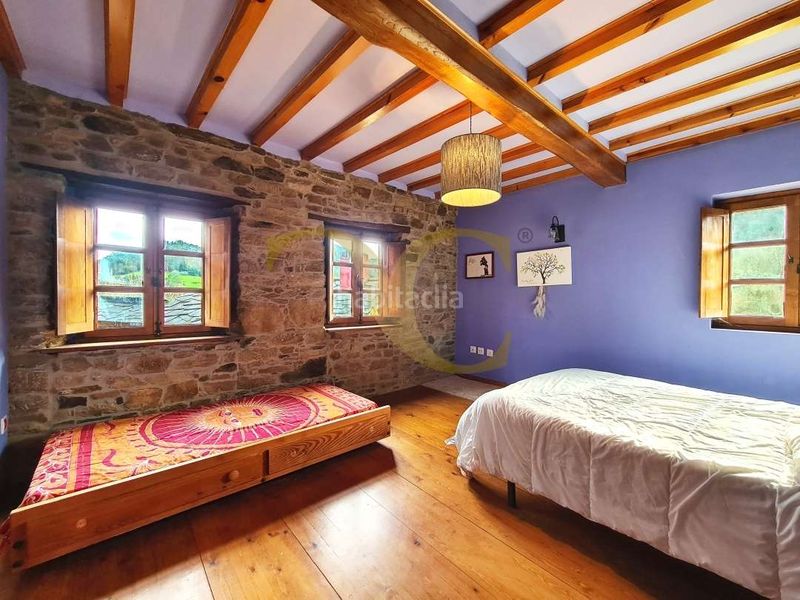 Foto cbcc19b2-822f-4081-afd1-b3ba8b8f6b2b. Xalet amb aparcament a Valdés