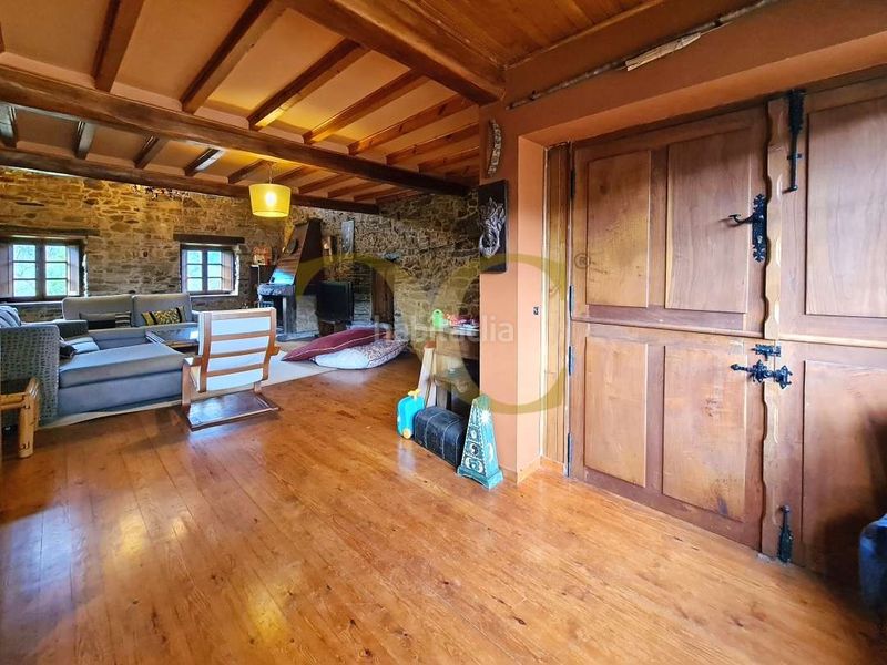 Foto dd092074-5a9e-4976-bd83-4bb863cde516. Xalet amb aparcament a Valdés