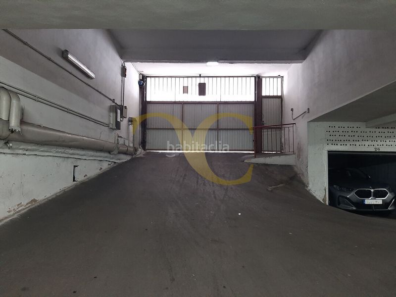 Foto d92ab32a-25ce-4b6d-a8ec-066f6dcac09e. Aparcament cotxe a la pola Siero Siero