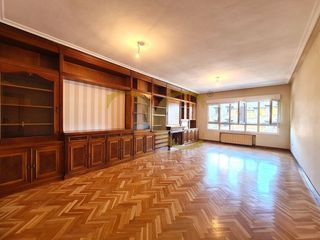 Pis  Avenida de galicia. Exclusiva vivienda con esencia de planta baja.