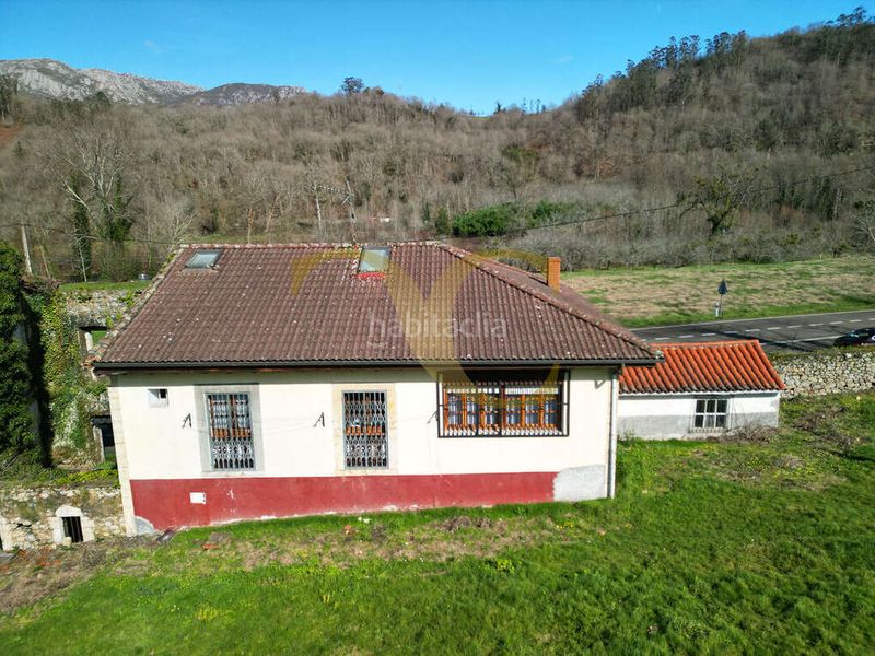 Foto b62fa135-0b2c-4e79-b059-2df50bc788e5. Casa amb calefacció aparcament a Piloña