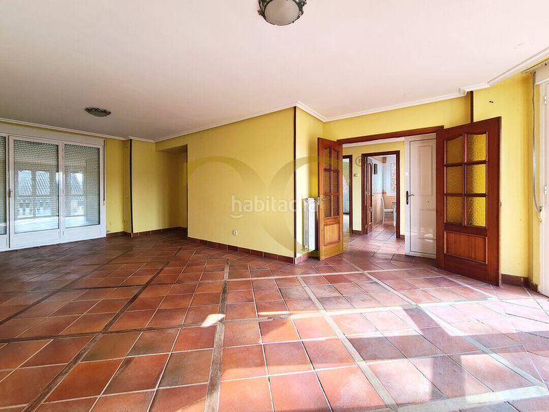 Foto 08dddba4-fa3a-4c62-8dab-a2264a699d3f. Casa amb calefacció aparcament a la pola Siero Siero