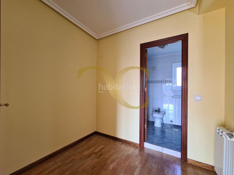 Foto 0a4a63d4-e848-460d-b45f-83938a6e94e4. Casa amb calefacció aparcament a la pola Siero Siero