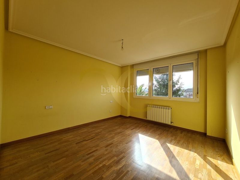 Foto 2a4c91bb-72b6-48a7-8035-0f5cb88e5ce9. Casa amb calefacció aparcament a la pola Siero Siero
