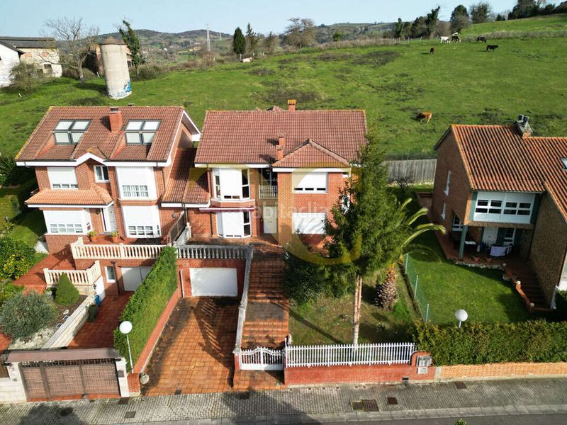 Foto 3ce4011d-55f7-4afc-8d17-07cb23c911ea. Casa amb calefacció aparcament a la pola Siero Siero