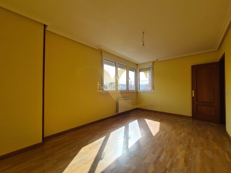 Foto 59ab5c48-c892-4be1-8137-83472f3b16b3. Casa amb calefacció aparcament a la pola Siero Siero