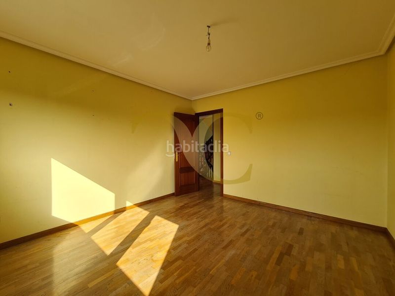 Foto 998b9067-f38b-46a6-9a32-1169c4c44227. Casa amb calefacció aparcament a la pola Siero Siero