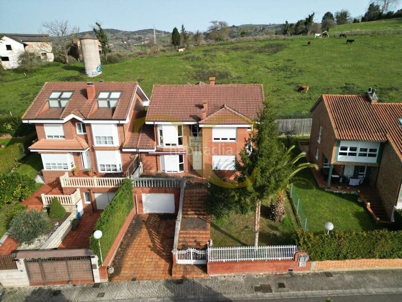 Foto 9a100c29-877b-4d91-9c40-12526755947a. Casa amb calefacció aparcament a la pola Siero Siero