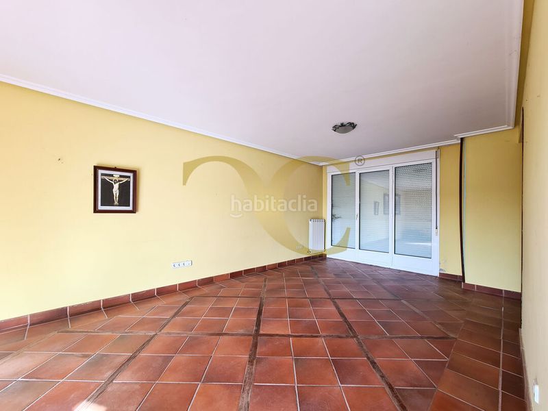 Foto a717b493-eaff-4415-9737-3109ec503a4c. Casa amb calefacció aparcament a la pola Siero Siero