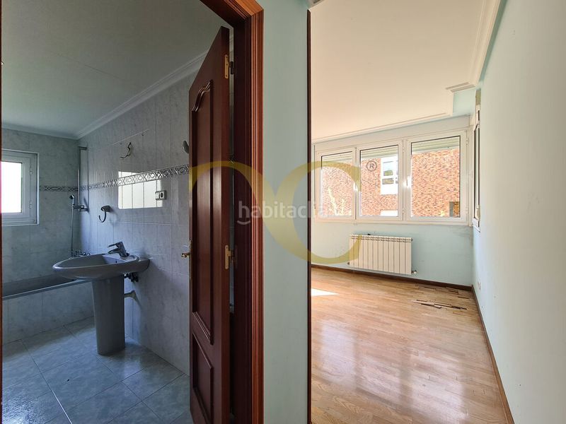 Foto c56dbcab-17ac-44e8-900a-471f0de3ef3c. Casa amb calefacció aparcament a la pola Siero Siero