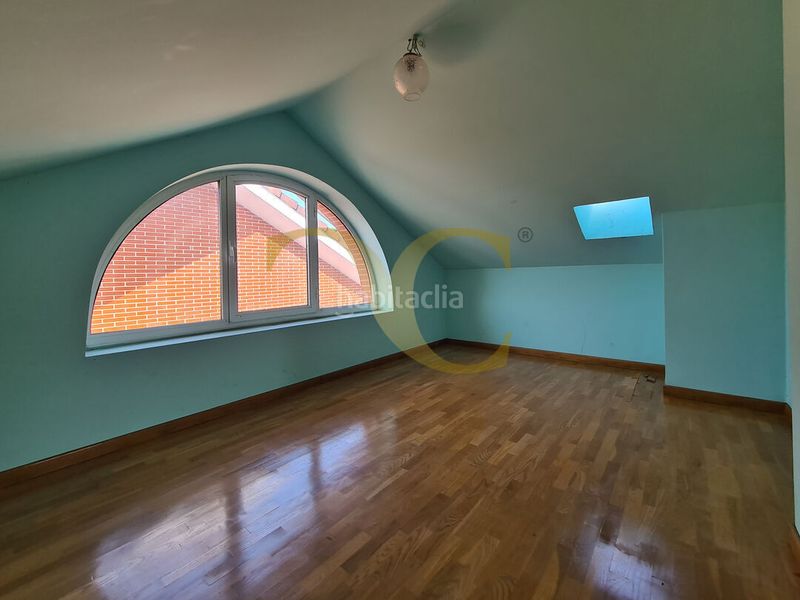 Foto f0acdcdb-44ea-4a07-b40c-d19edee752be. Casa amb calefacció aparcament a la pola Siero Siero