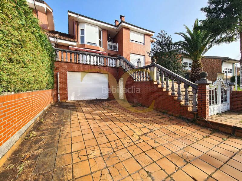 Foto f6fa520d-4640-4d60-bf4c-053f49dfca04. Casa amb calefacció aparcament a la pola Siero Siero