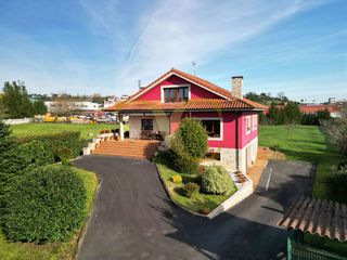Xalet  Doctor eduardo préstamo. Impecable chalet de reciente construcción en granda.