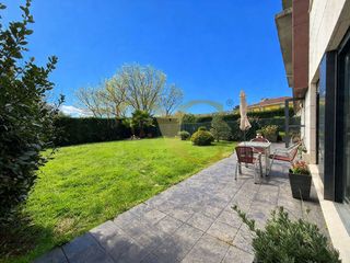 Piso  Camino real. Bajo con jardín en urbanización privada a 10 minutos del centro