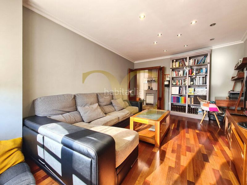 Foto 2858cd49-c2c4-47dc-bcb8-6ea73e5ffca6. Pis amb calefacció aparcament a La Calzada Gijón