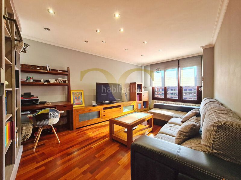 Foto f41cc6cb-8da1-4ab8-9a0b-c42df8bd53c5. Pis amb calefacció aparcament a La Calzada Gijón