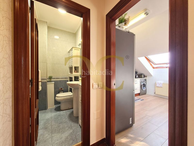 Foto 27672faa-b560-4938-8e5f-6ae5baa562b8. Àtic amb calefacció aparcament a Llano Gijón