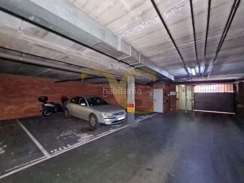 Foto 43c32cd1-ac18-466d-b54e-99c9550a70e4. Àtic amb calefacció aparcament a Llano Gijón