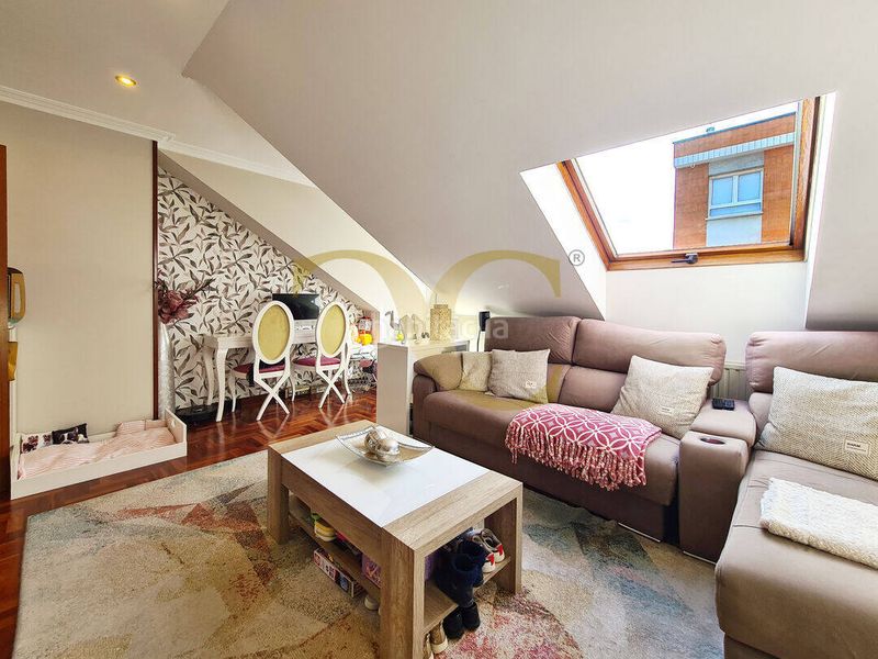 Foto 4cedc66b-9315-46cb-a9ab-5802a2a1659c. Àtic amb calefacció aparcament a Llano Gijón