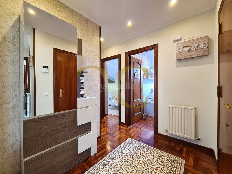 Foto 9fa8ce34-368d-4256-aa38-259f04c1118a. Àtic amb calefacció aparcament a Llano Gijón