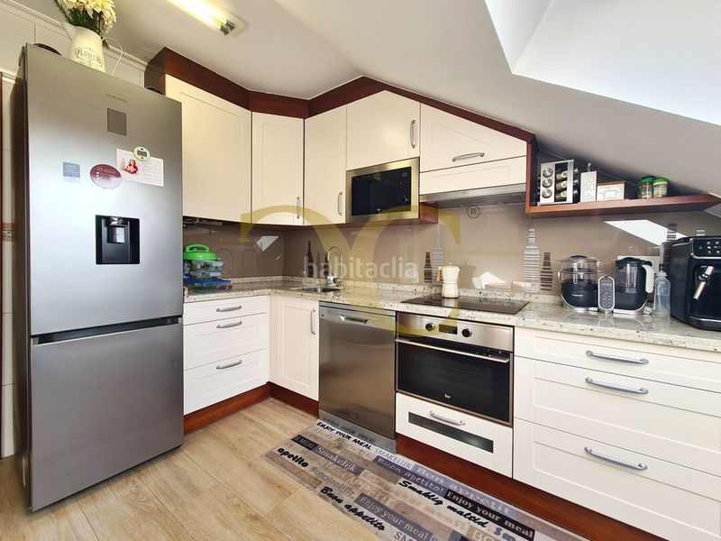 Foto c6abc64e-c1fb-42bd-9eaa-1db06c3067fd. Àtic amb calefacció aparcament a Llano Gijón