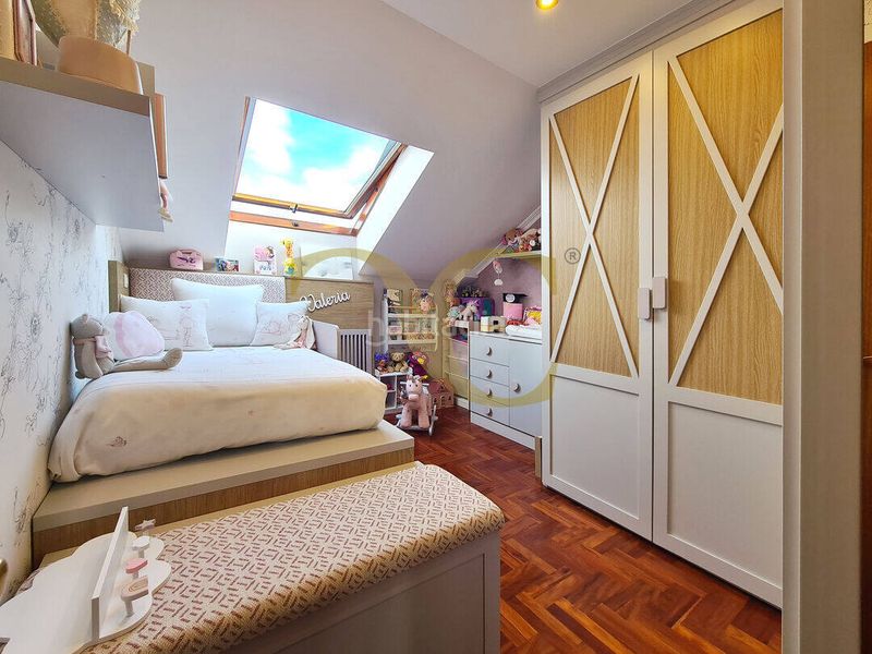 Foto fa6b0538-8e6e-468b-9cf5-02ad2f8fb40d. Àtic amb calefacció aparcament a Llano Gijón