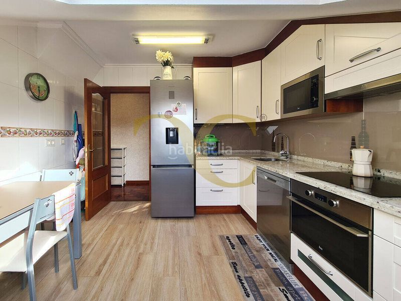 Foto fc6b3cf1-349a-4450-b076-450a0e1f6aff. Àtic amb calefacció aparcament a Llano Gijón