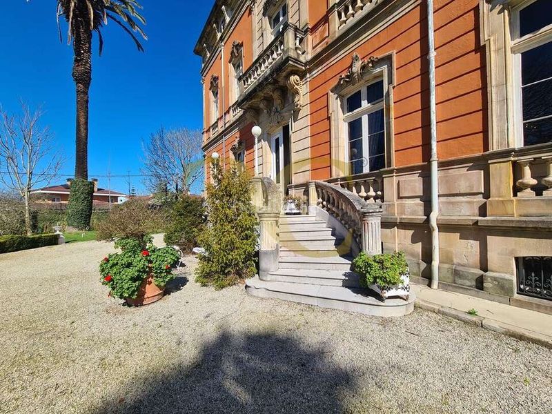 Foto 2a94313d-215e-413f-9b00-2fe9f3b2ec84. Casa amb calefacció aparcament a Somió Gijón