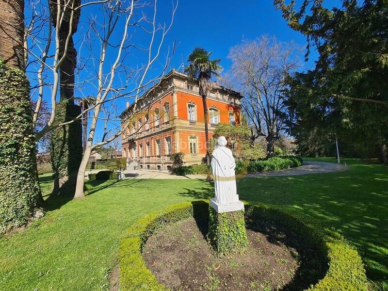 Foto 3f64cdbd-d032-46ae-871d-a5b7aa3e0268. Casa amb calefacció aparcament a Somió Gijón