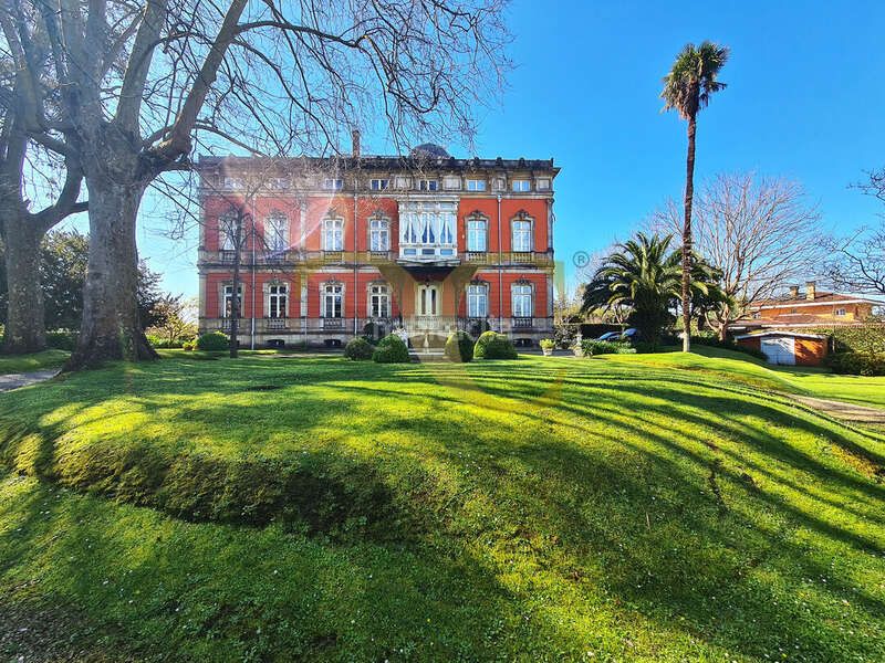 Foto aa3f512e-5d53-4e14-96f7-99c372a17249. Casa amb calefacció aparcament a Somió Gijón