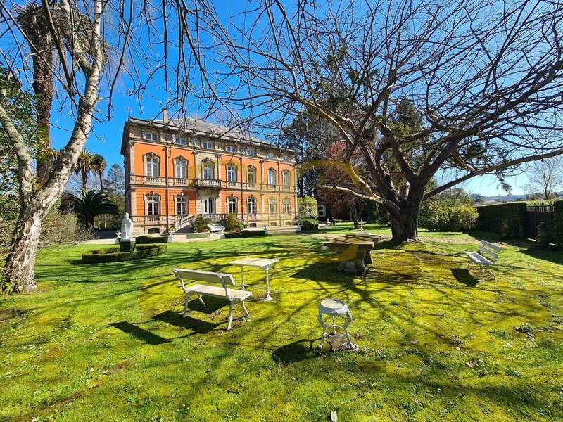 Foto b14c7deb-1250-47f5-afff-3a01dad02535. Casa amb calefacció aparcament a Somió Gijón