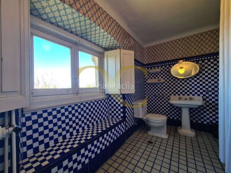 Foto c18b6124-6d51-4f80-930b-d14947e5ceb1. Casa amb calefacció aparcament a Somió Gijón