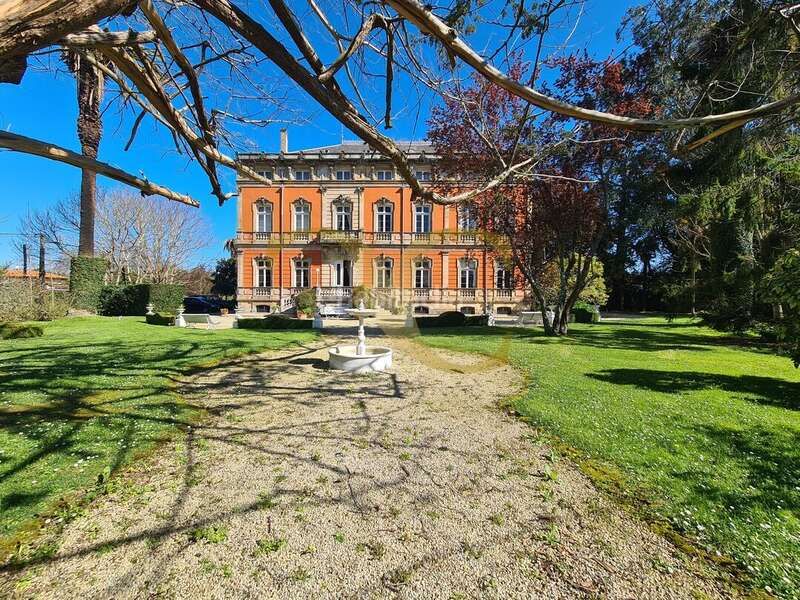 Foto f5df46bf-3f13-4743-a0e9-943607bf73fe. Casa amb calefacció aparcament a Somió Gijón