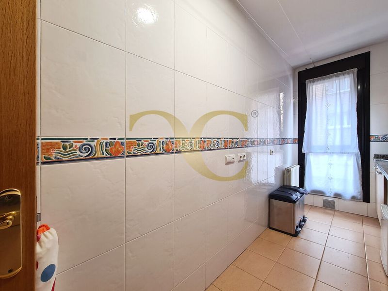 Foto 1b3dd5d6-fc63-43c7-8101-3de481ad3448. Apartament amb calefacció a Centro Gijón