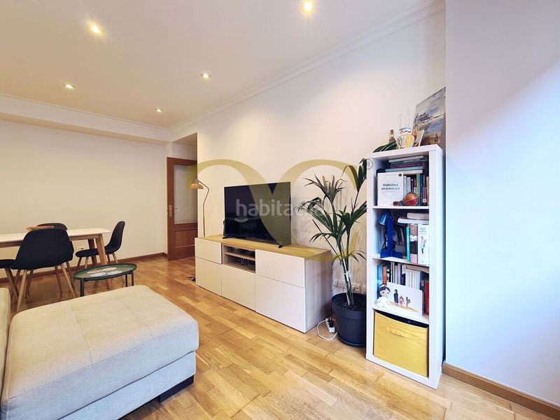 Foto 52d9afd3-60e8-4760-aff3-8ef85b860be2. Apartament amb calefacció a Centro Gijón