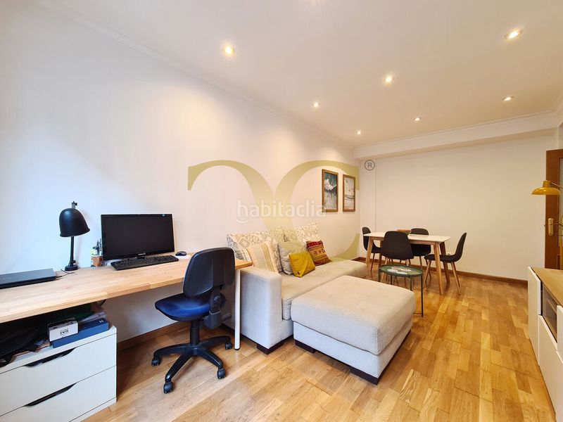 Foto a76a5821-4368-4d87-94c2-38415c787cda. Apartament amb calefacció a Centro Gijón