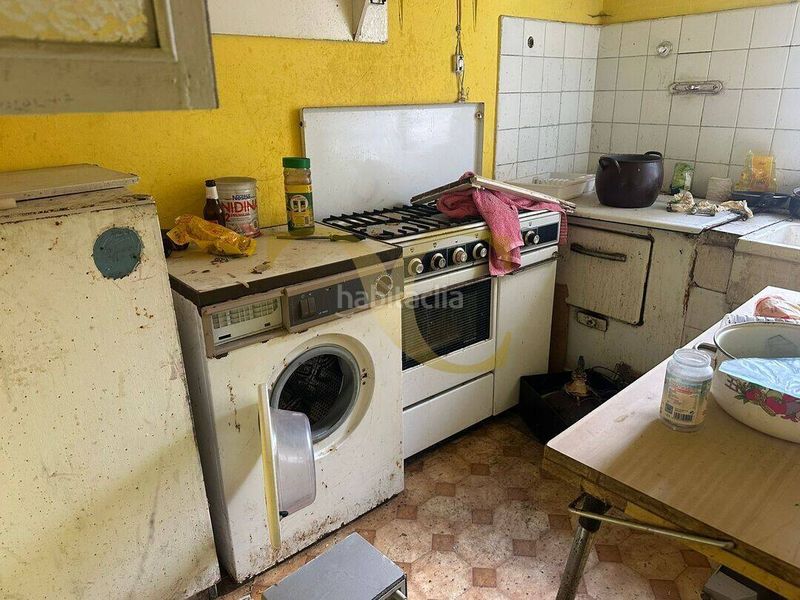 Foto bb20536a-0c6a-4523-a0fa-b2a1adb53c7a. Edificio  en el centro . en Villaviciosa - amandi Villaviciosa