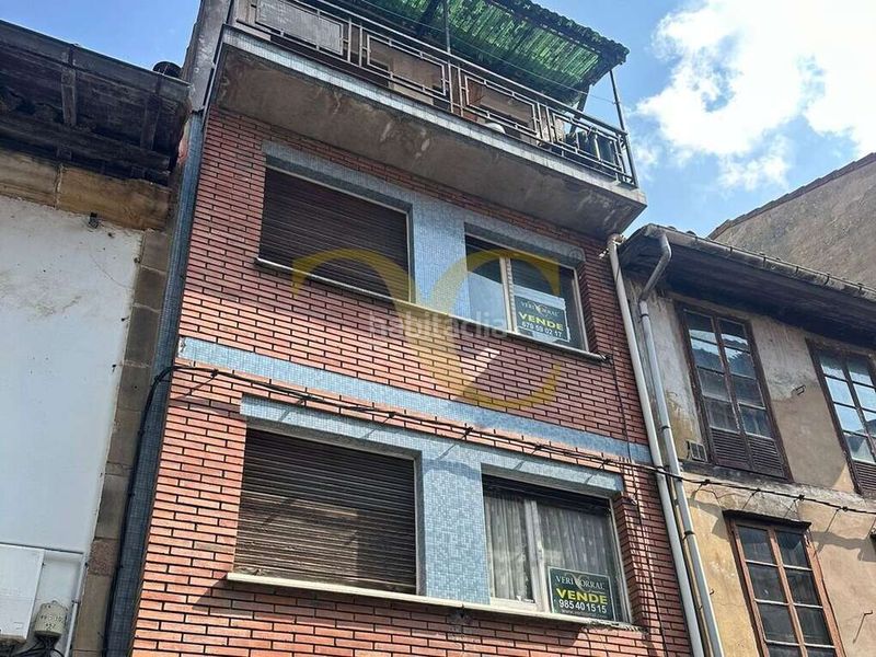 Foto fcfb5aee-f171-4f19-8824-c3db1f7891c3. Edificio  en el centro . en Villaviciosa - amandi Villaviciosa