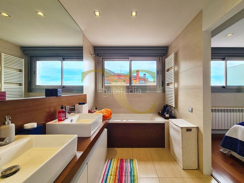 Foto da209a28-ea10-45c0-b2da-3a66ba3e211f. Dúplex amb calefacció aparcament piscina a Ciudad Naranco - Prados de La Fuente Oviedo