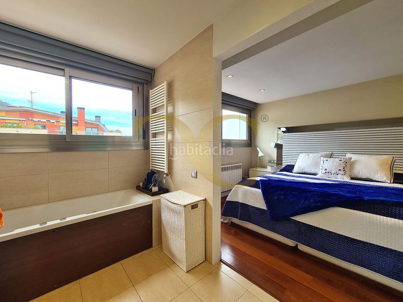 Foto f54dcb72-f34d-4f81-9d64-5c6d063177a9. Dúplex amb calefacció aparcament piscina a Ciudad Naranco - Prados de La Fuente Oviedo