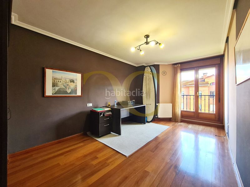 Foto 58c4ceb2-bbf2-4e63-aa4f-ac515ff9cc8c. Dúplex amb calefacció a El Carbayedo - El Quirinal Avilés