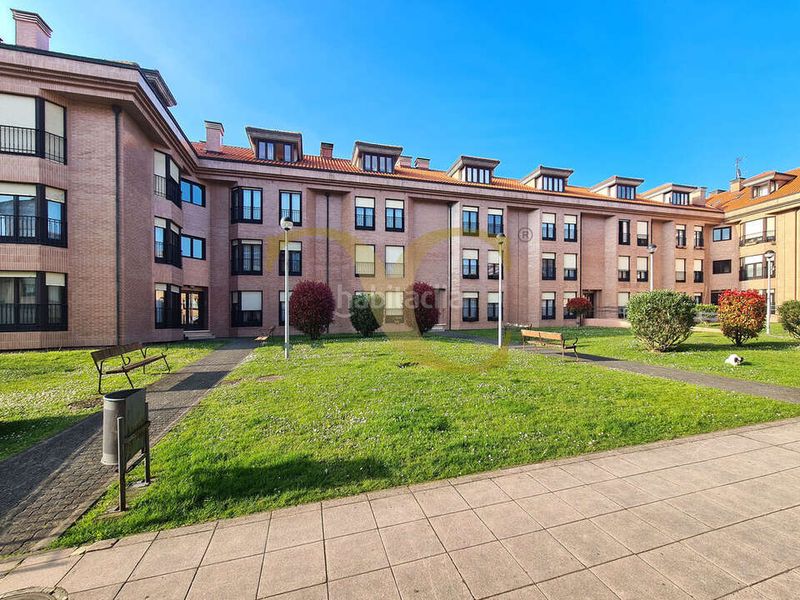 Foto 89d814f3-6ae9-494d-9a25-13f8ee48349a. Dúplex amb calefacció a El Carbayedo - El Quirinal Avilés