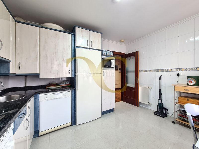 Foto bad97912-b38a-4792-968b-808717e6693b. Dúplex amb calefacció a El Carbayedo - El Quirinal Avilés