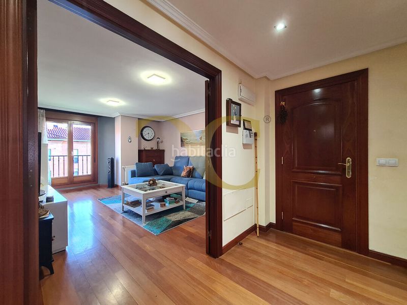 Foto c2016d79-d7bd-4a12-82ad-f0f9a8e264db. Dúplex amb calefacció a El Carbayedo - El Quirinal Avilés